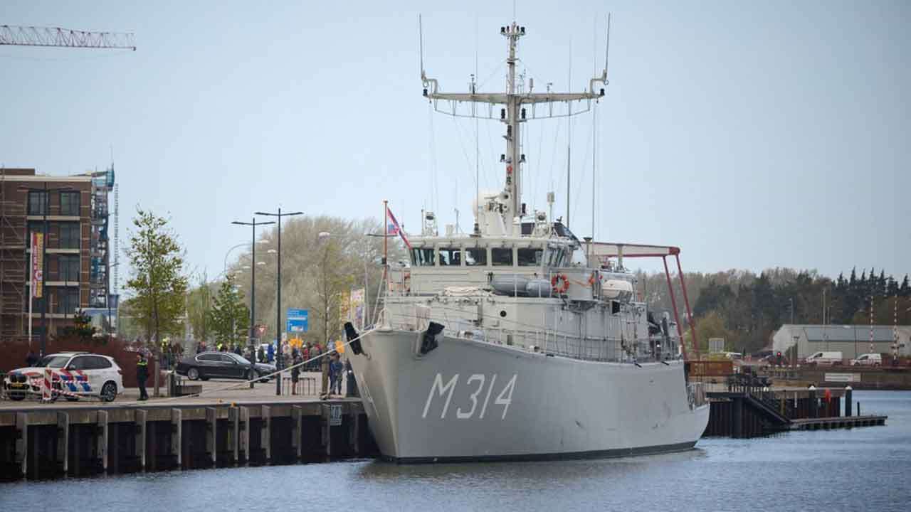 Makkum mine countermeasures vessel. Photo: Office of the President of Ukraine